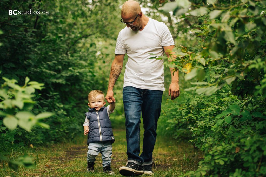 family session at hawerlak park. edmonton family photographer
