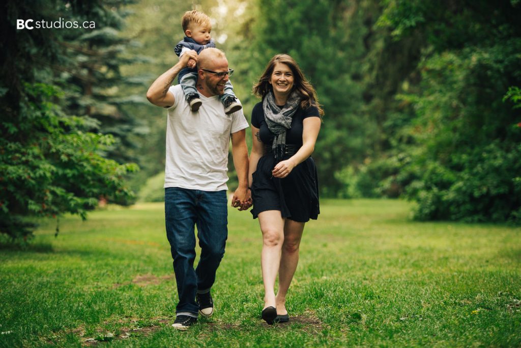 family session at hawerlak park. edmonton family photographer